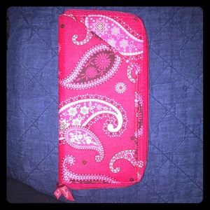 Fun red print VERA Bradley ❣️ travel wallet